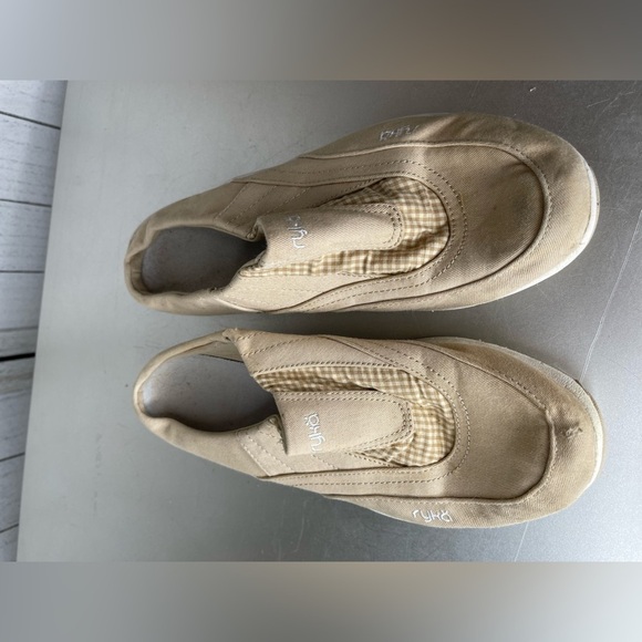 Ryka Shoes Womens Sz 9.5 Low Top Slip On Comfort Roubd Toe Flat Tan Cream - Picture 2 of 7